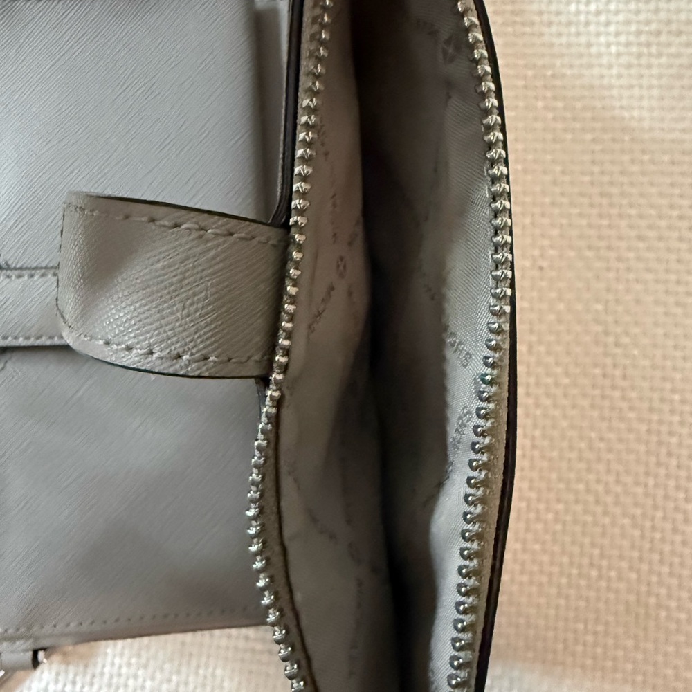 Michael Kors Jet Set Travel Large Double Zip Wallet Wristlet | Gray Silver | EUC - Picture 9 of 11